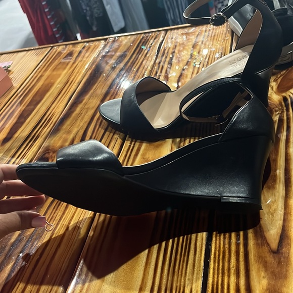 naturalizer wedge heels